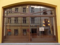 renovace vstupních dveří a výlohy-Grand Hotel Jihlava 